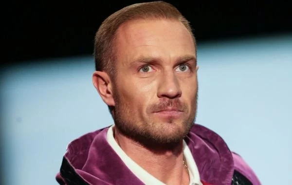 Роман Костомаров сегодня, 9 апреля 2023: фигуристу сформировали культю ноги, последние новости о состоянии здоровья Костомарова 09.04.2023
