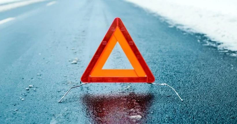 В Ярославской области пьяный водитель сбил на смерть на тротуаре двух детей