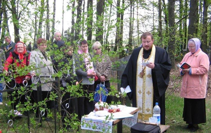 Как проходят поминки на кладбище на родительский день Радоницу