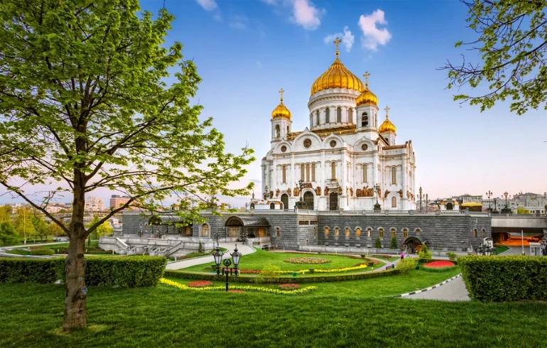 От любого недуга и всякой беды: в чем помогает и какую молитву читать у чудотворного образа иконы Божией Матери Ильинская-Черниговская