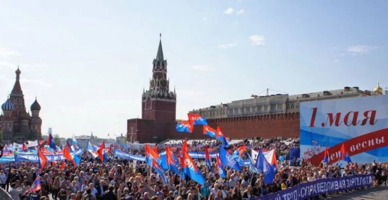 Красивые, трогательные поздравления на 1 мая 2023 года коллегам в стихах и прозе