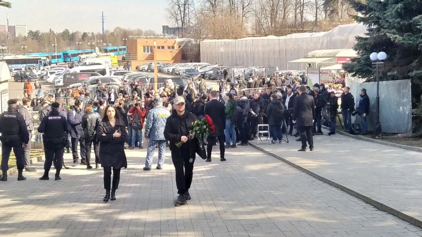 В Москве прощаются с погибшим в результате теракта военкором Татарским