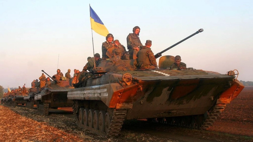 Подоляка назвал подарком для российских военных попытку ВСУ форсировать Днепр