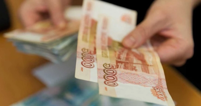 График выплат российским пенсионерам до, после и в майские праздники 2023 года — на Почте России и через банк