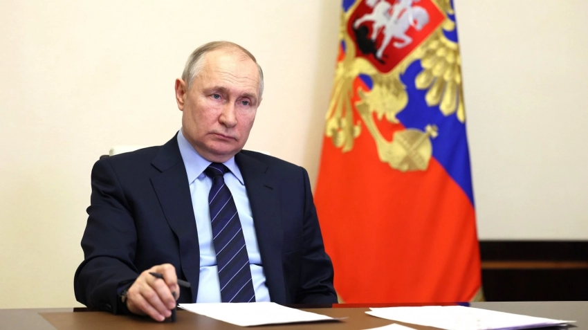 Путин объяснил отказ от ремня безопасности во время поездки по Мариуполю
