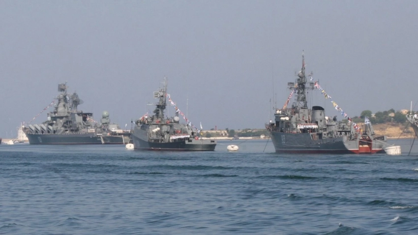 Развожаев: пытавшиеся атаковать Севастополь морские дроны ВСУ были уничтожены на внешнем рейде