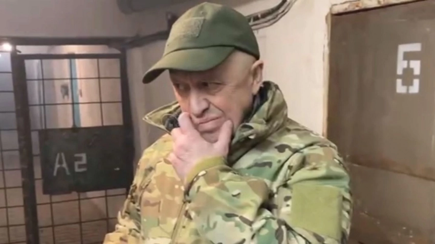 «Распетушим, если повезете по дороге резервы вместе с журналистами»: Пригожин обратился к командиру ВСУ