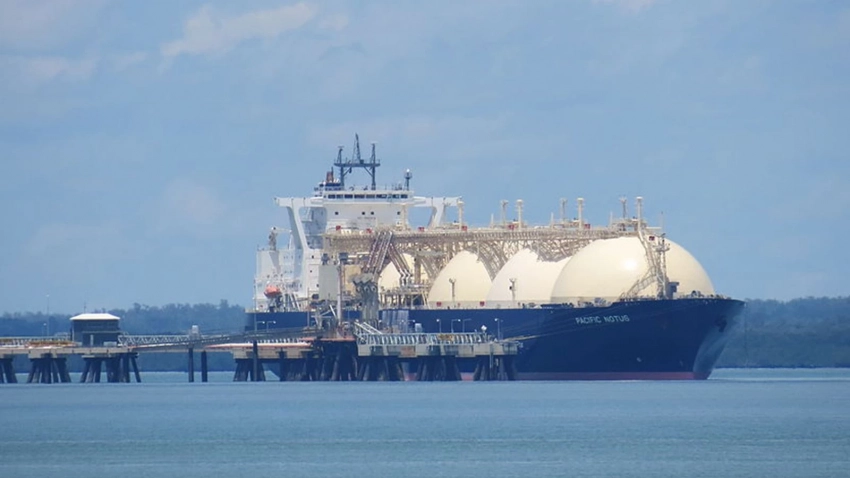 Bloomberg: объемы транспортировки нефти по морю взлетели до максимума с 2020 года