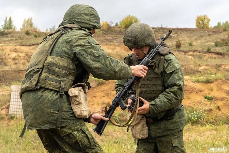 Военные сборы с 10 мая 2023 года, новый приказ Путина: кому пришлют электронные повестки и могут ли отправить в зону СВО в рамках мероприятия