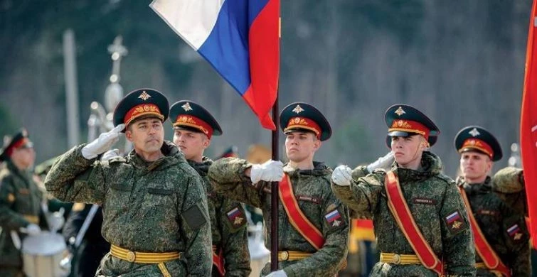 День создания Вооруженных Сил России отмечают 7 мая 2023 года, в этот день все причастные получают поздравления от родных, близких и коллег