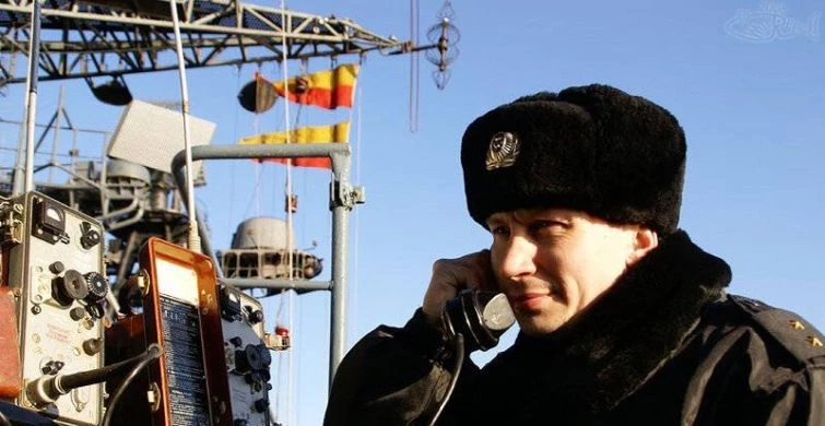 День военного связиста жители России празднуют 7 мая, в этот день стоит обязательно отправить стихи и прозу этим специалистам