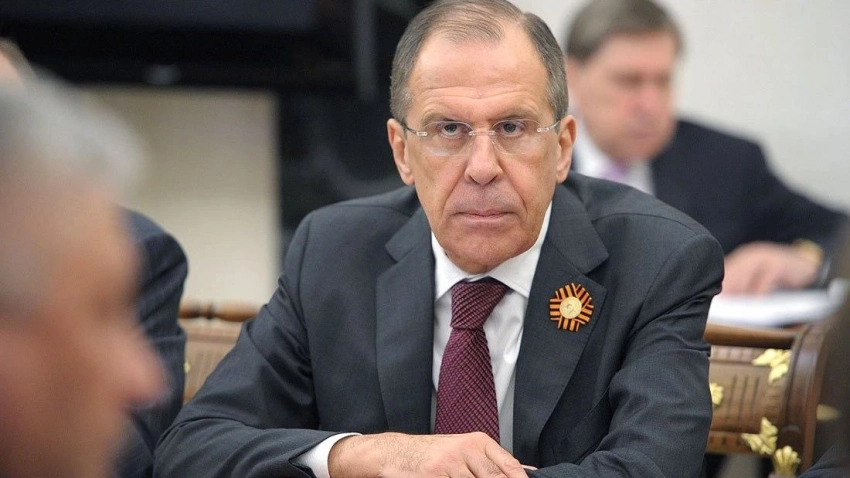 Самолет Сергея Лаврова приземлился в столице Индии