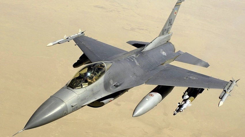 Бывший пилот F-16 Венейбл: у истребителей четвертого поколения нет шансов в небе над Украиной