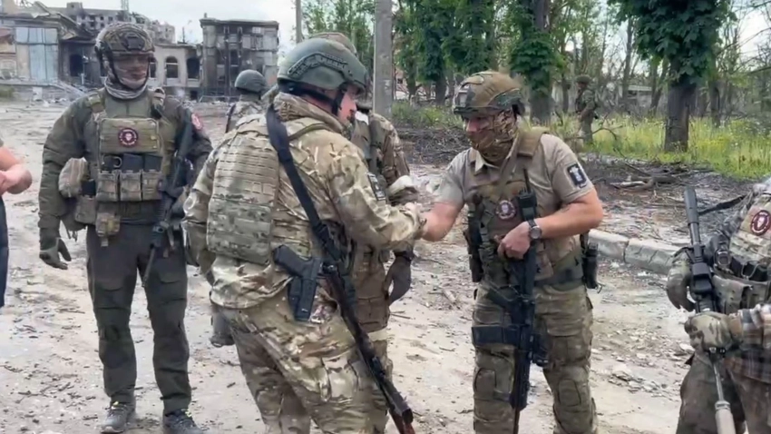 «Превратили войну в собственное развлечение»: Пригожин высказался про «околовоенных бюрократов» после взятия Бахмута силами ЧВК «Вагнер»