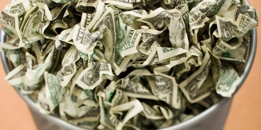 Лишний доллар: на что необходимо тратить излишки валюты