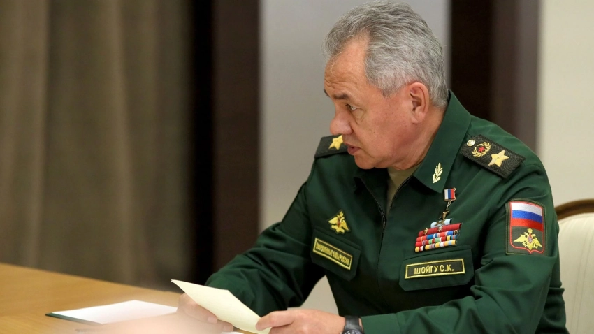 Шойгу провел инспекцию направляемой в зону СВО военной техники
