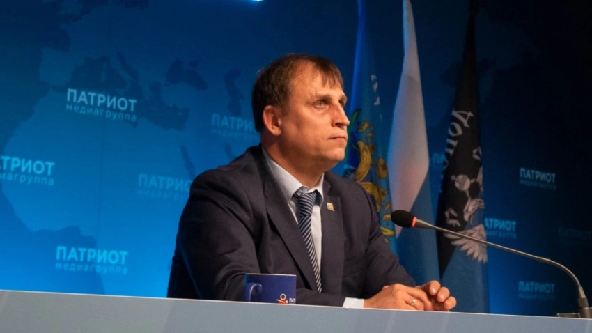 Вострецов предложил отправлять Карелина на международные мероприятия после драки на ПАЧЭС
