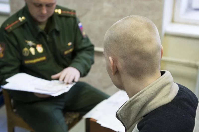 Как будут наказывать за уклонение от службы в армии граждан Российской Федерации власти, рассказали специалисты