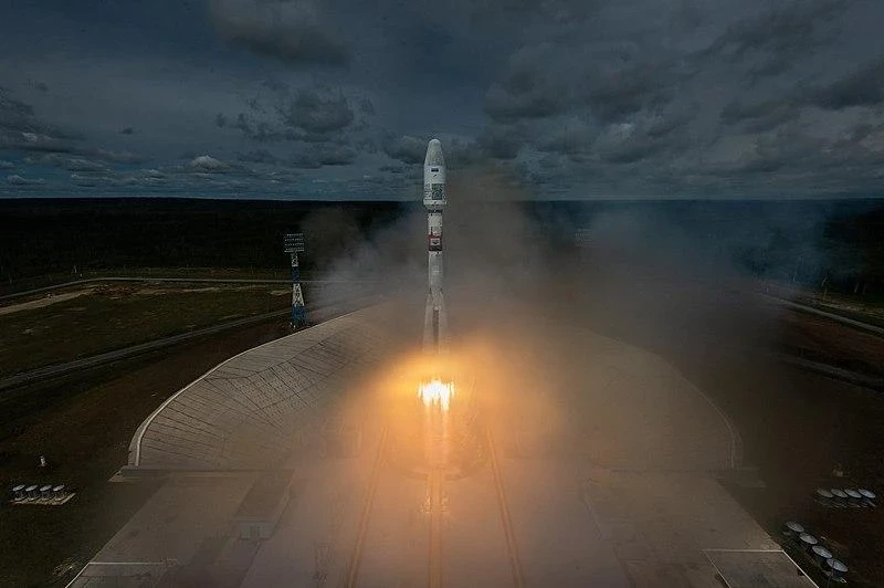 С космодрома «Восточный» стартовала ракета «Союз-2.1б», которая выведет на орбиту 42 спутника