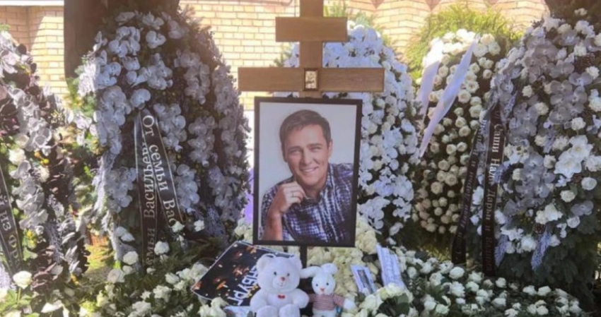 Кто превратил смерть Юрия Шатунова в бизнес, что происходило на могиле именитого музыкального исполнителя