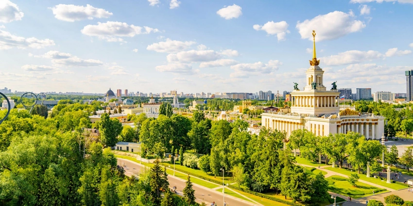 Красная площадь, ВДНХ и Нескучный сад: опубликован рейтинг самых популярных достопримечательностей на портале «Узнай Москву»