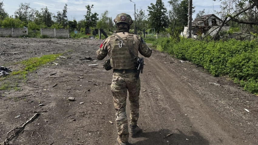 Замкомандира ЧВК «Вагнер» Лотос пообщался с бойцами Вооруженных Сил России в Бахмуте