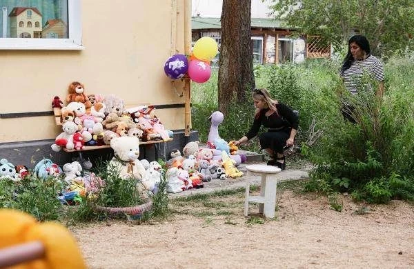 Похороны шестилетнего Далера, которого убили в семье опекунши