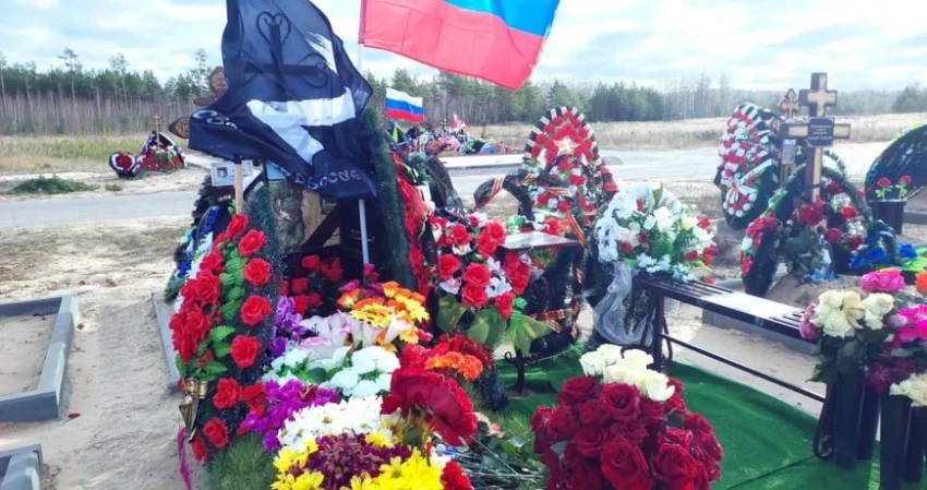 Месть или просто кащунство: во Владивостоке неизвестные осквернили могилы бойцов Вагнера и ВС РФ, что с ними сделали