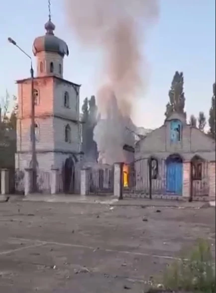 Огненный ад: в Ровенской области догорает нефтебаза, где звучали взрывы 9 и 10 августа