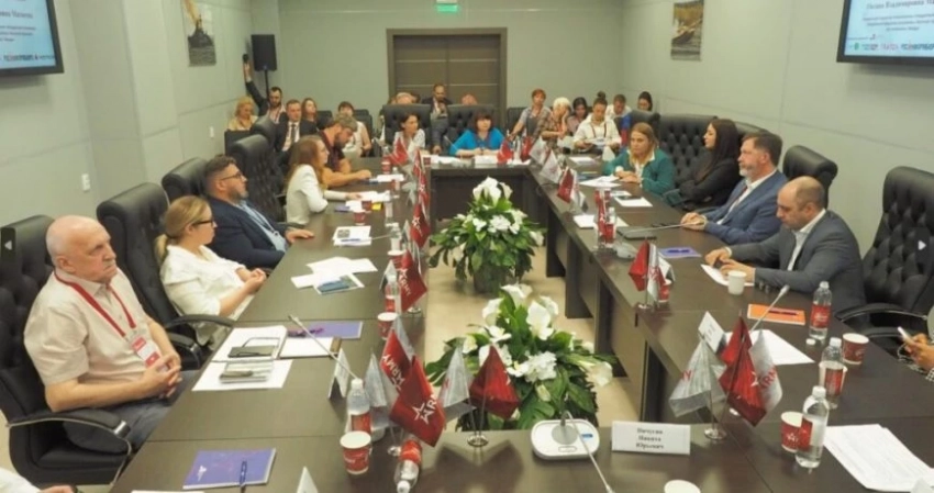 Как отечественное кино может поднять престиж работы молодежи в ОПК, говорили на форуме «Армия-2023»