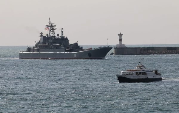 ВСУ попытались атаковать Крым безэкипажными катерами 