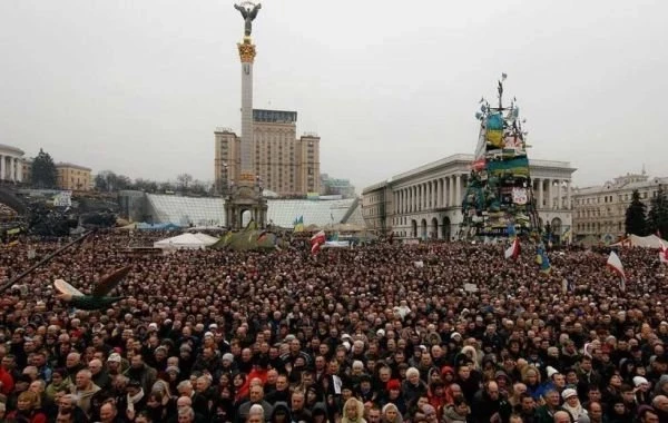 Политолог Бондаренко заявил, что «майдан» на Украине может начаться внезапно 