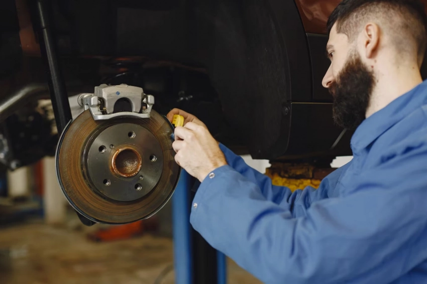 Как выбрать тормозные колодки для вашего Volkswagen: Полный гид