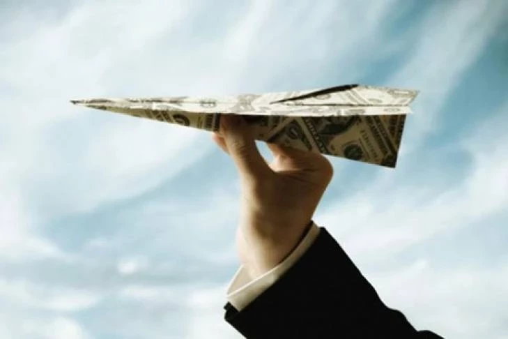 Россияне распрощались с евро: доллар остается на пьедестале