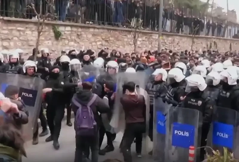 Протесты в Турции: выгодно ли России возможное свержение Эрдогана