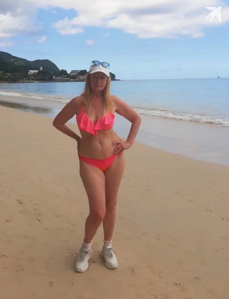 Елена Кондулайнен отметила 67-летие в бикини на Сейшелах