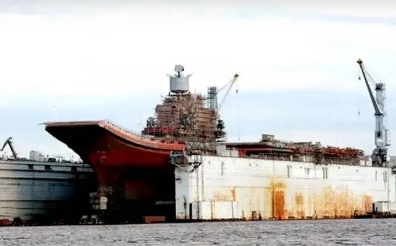 Минтранс разработал план по подъему затонувшего в 2018 году в Мурманске плавдока ПД-50