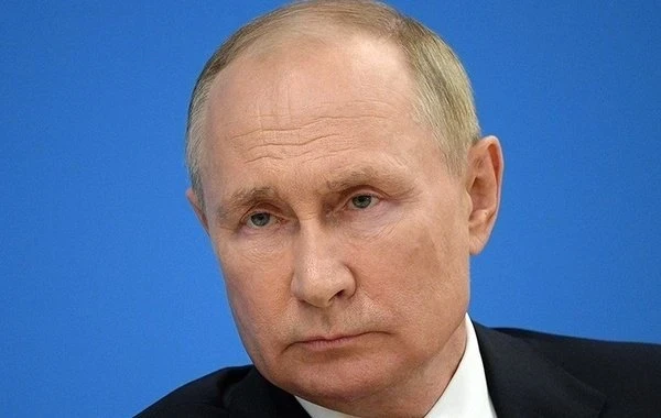 В Кремле заявили о готовности Путина возобновить диалог с Макроном