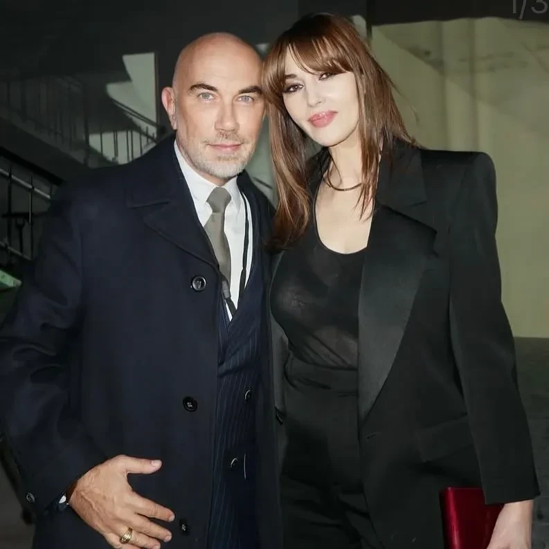 61-летняя Моника Беллуччи вышла в свет в полупрозрачной блузке