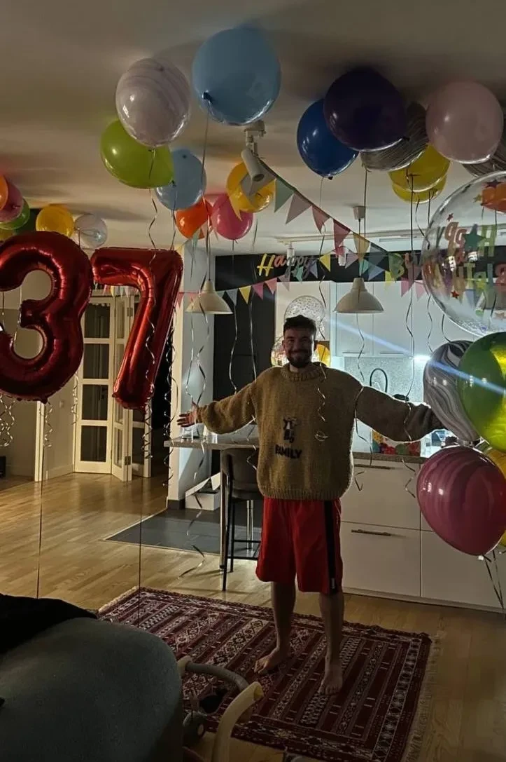 Александр Петров отметил день рождения с женой Викторией и сыном