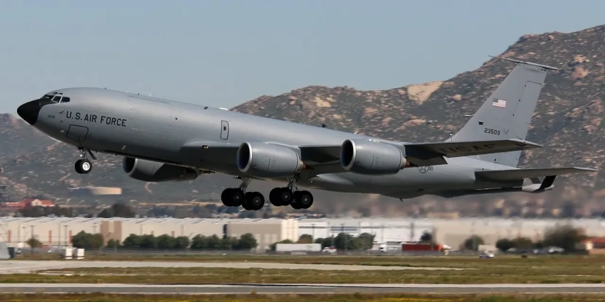 Перелёт заправщиков KC-135 на Гавайи напомнил начало операции «Midnight Hammer»