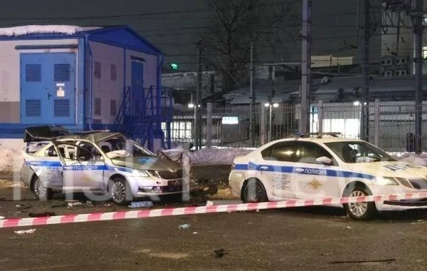 СК: устроивший взрыв около машины ДПС в Москве злоумышленник скончался на месте