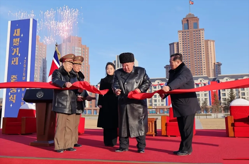 В КНДР открыли жилой квартал для семей погибших в Курской области военных