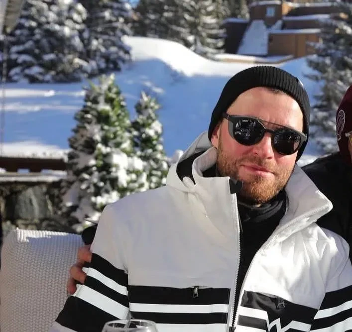 Дочь миллиардера Диану Манасир засняли в Куршевеле с новым бойфрендом