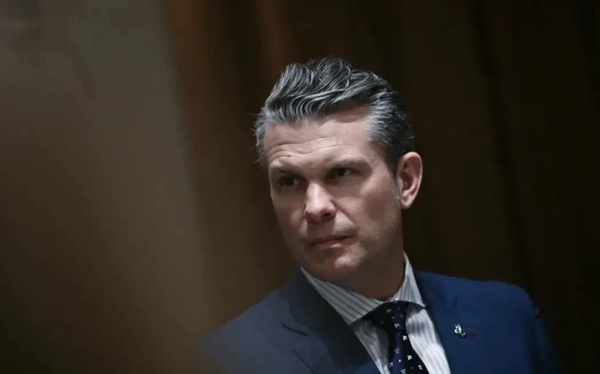 Хегсет: Ормузский пролив открыт, там просто Иран обстреливает суда