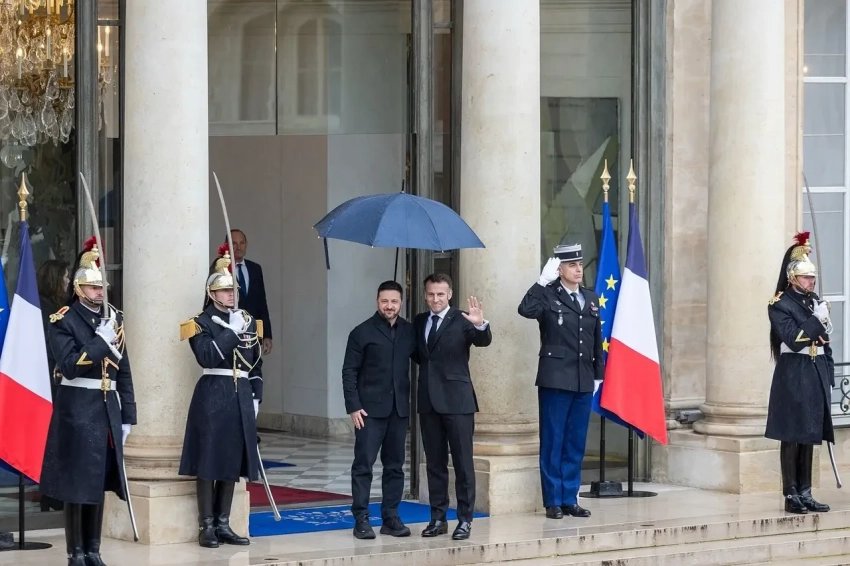 Макрон опроверг заявление Трампа об отправке французских кораблей в Ормуз